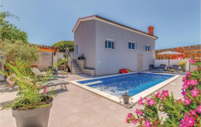2 Bedroom Amazing Apartment In Pula